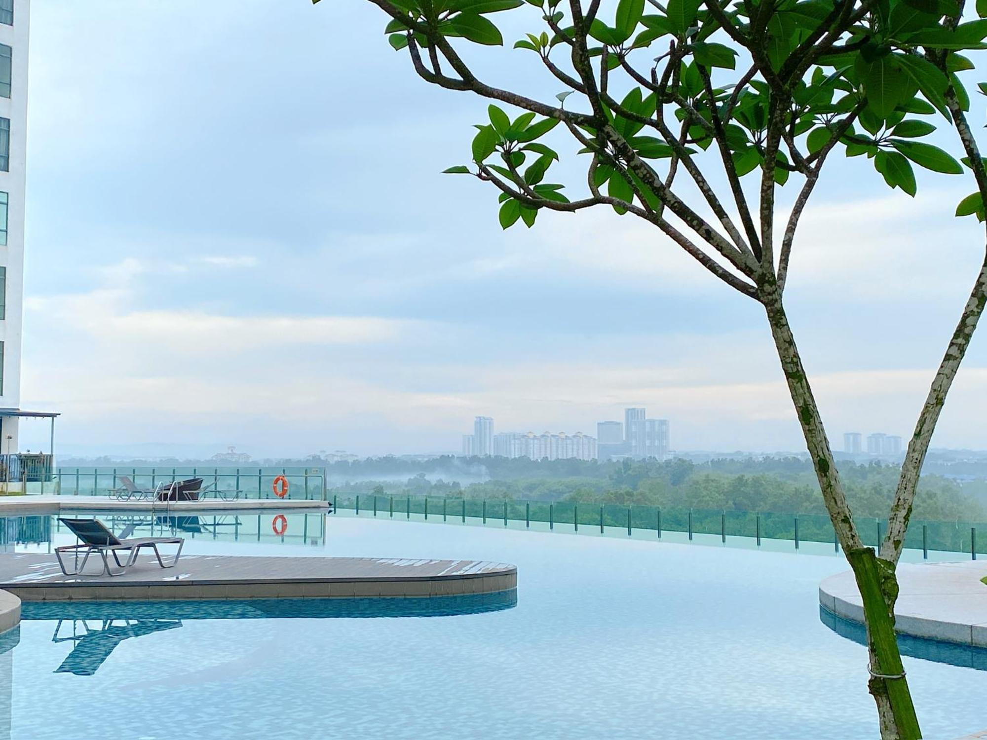 Homenest Jb City Poolview Suite By Cozy Home Johor Bahru Exterior foto